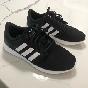 Adidas Cloudfoam women’s 6 1/2